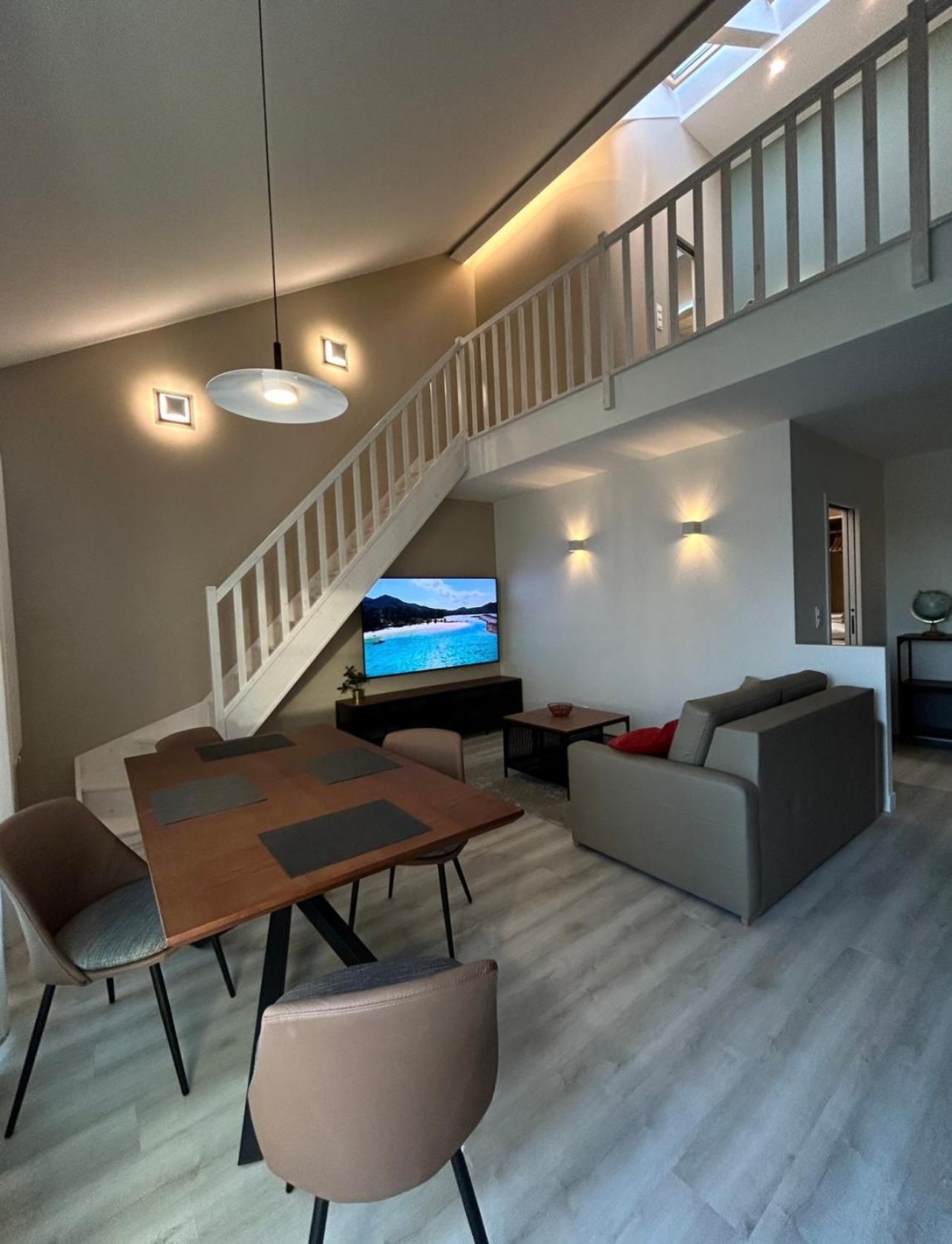 Charming Apartment لوبين المظهر الخارجي الصورة